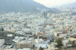 مقتل يمني وإصابة شخصين بسقوط حطام مسيّرة اعترضت فوق الطائف